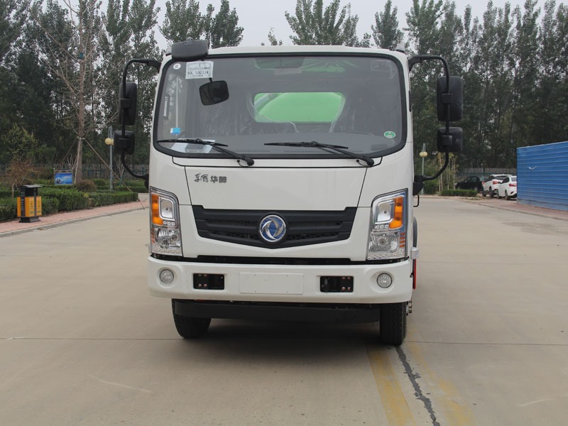 純電動(dòng)4方吸污車(chē)YYD5080GXWDBEV(正前)